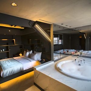 Camera junior con letto king size